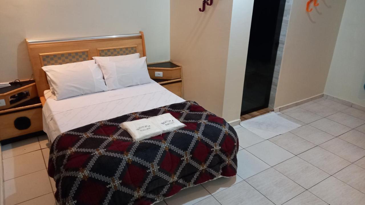 Hotel Dalias グアルーリョス エクステリア 写真